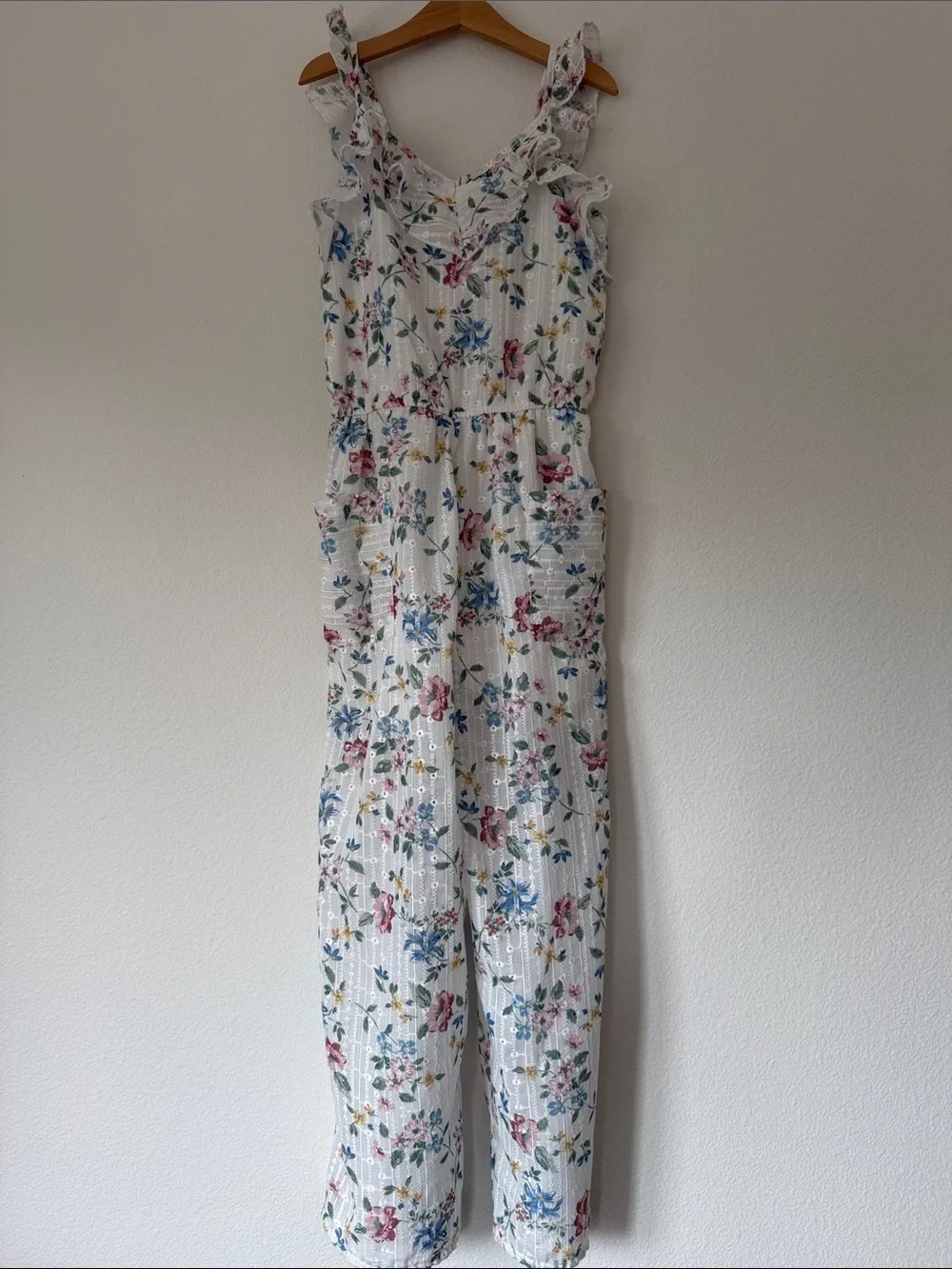 Truly Me by Sara Sara White Eyelet Romper Jumpsuit Floral Pattern Girls sz 10